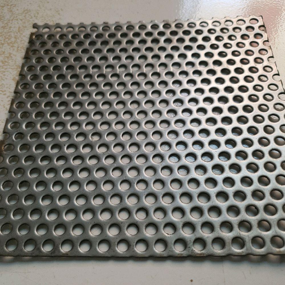 Plat Peforated Stainless Lubang 6mm Tebal 2mm Ukuran Custom