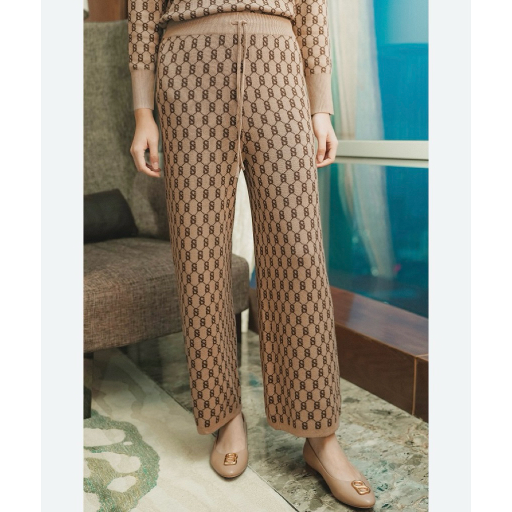 Benang jarum x Buttonscarves signature comfy pants size s pl