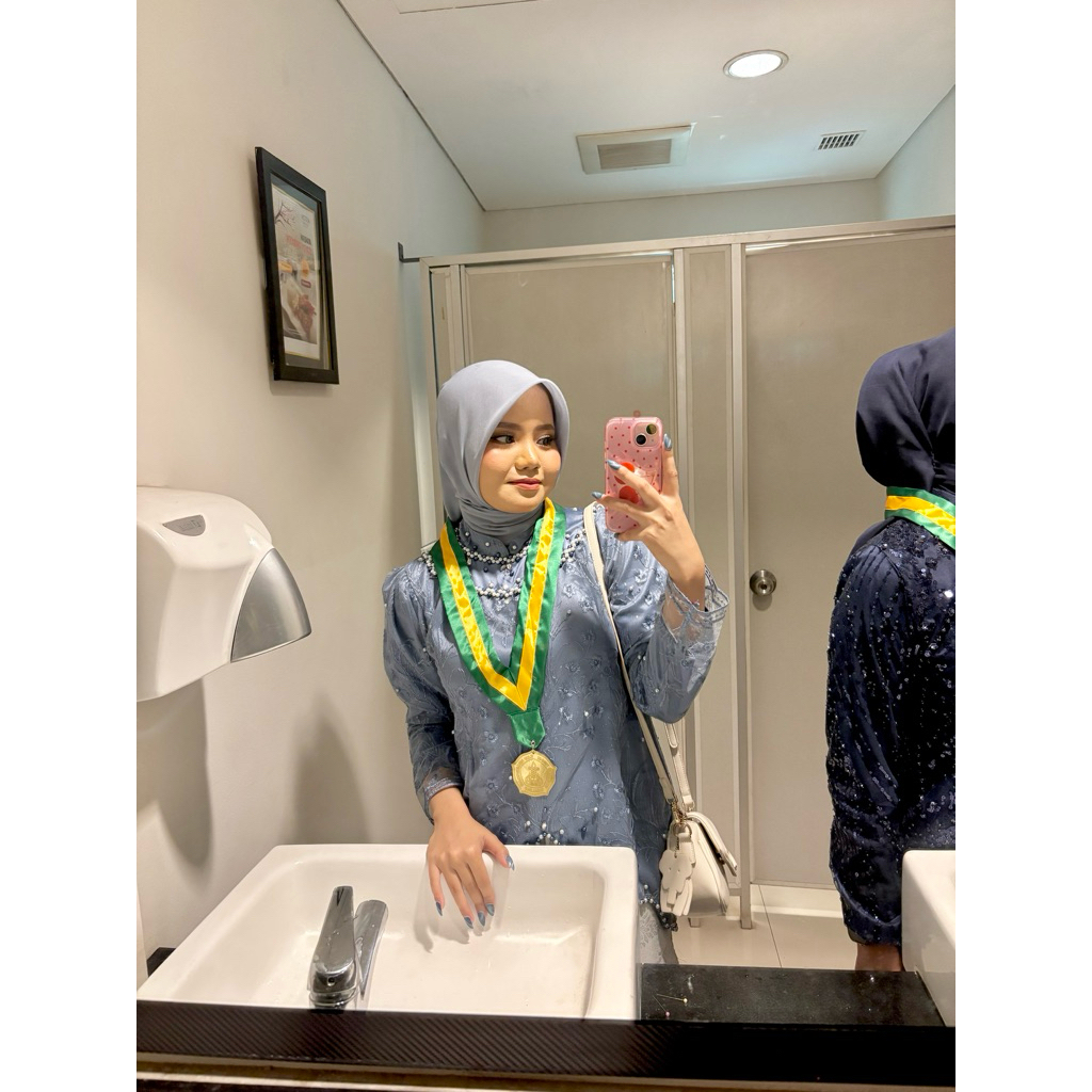 Preloved Kebaya Wisuda, Kebaya Yudisium, Kebaya Modern, Kebaya Lamaran Warna Denim