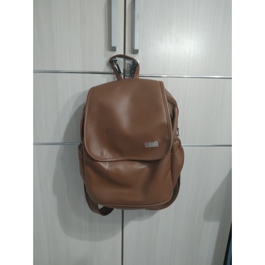 tas ransel rumah warna preloved barang pribadi