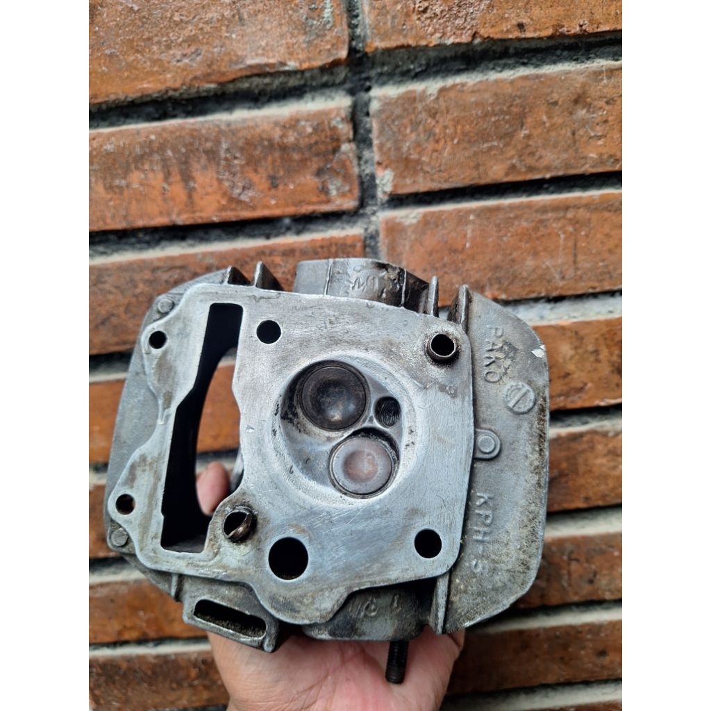head / kop honda supra 125 / karisma std isi klep bekas pemakaian