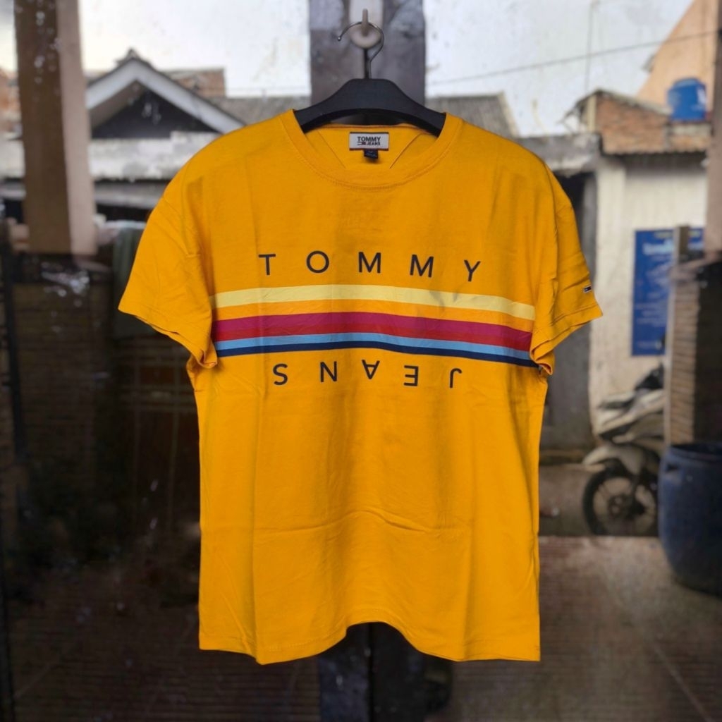 Kaos Tommy Hilfiger jeans req by crsll