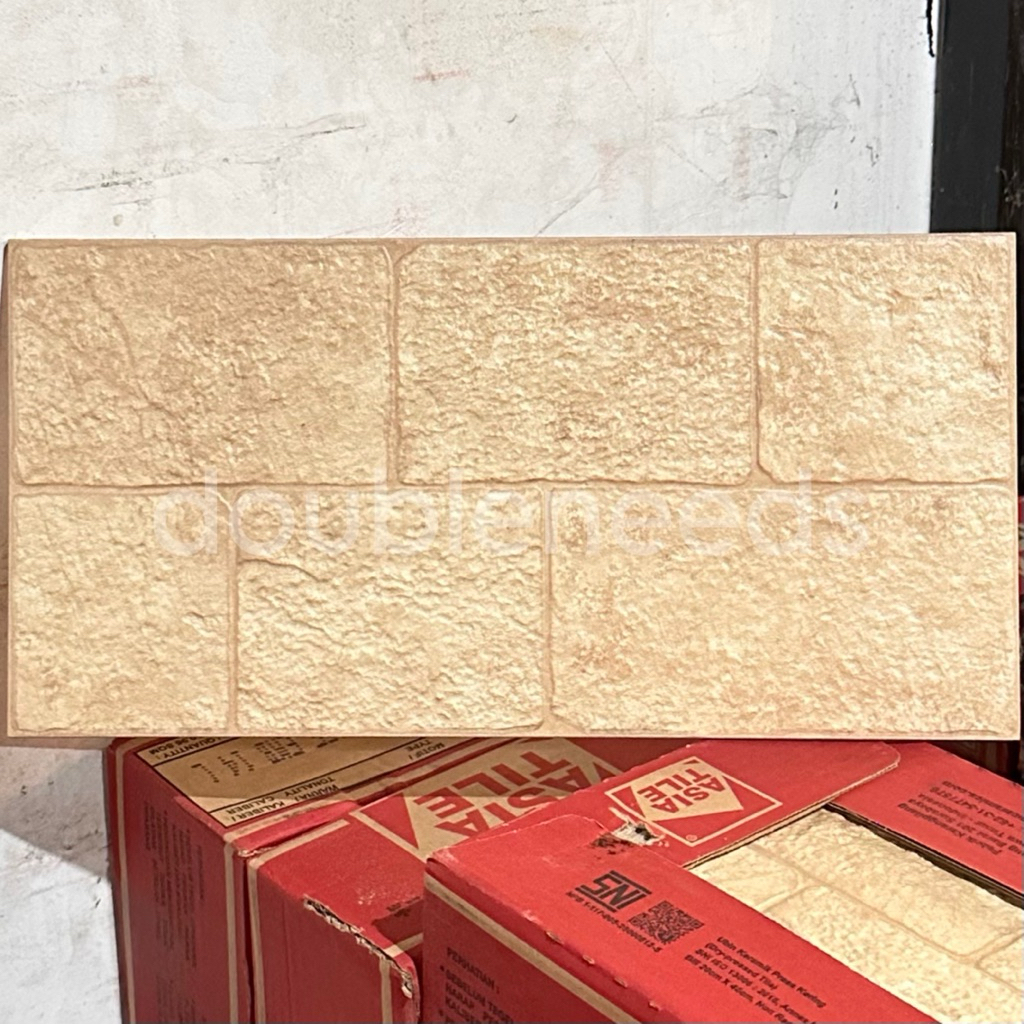 KERAMIK DINDING GIOVANNI 20x40 / KERAMIK DINDING MOTIF BATU ALAM / KERAMIK DINDING LUAR RUMAH MODERN