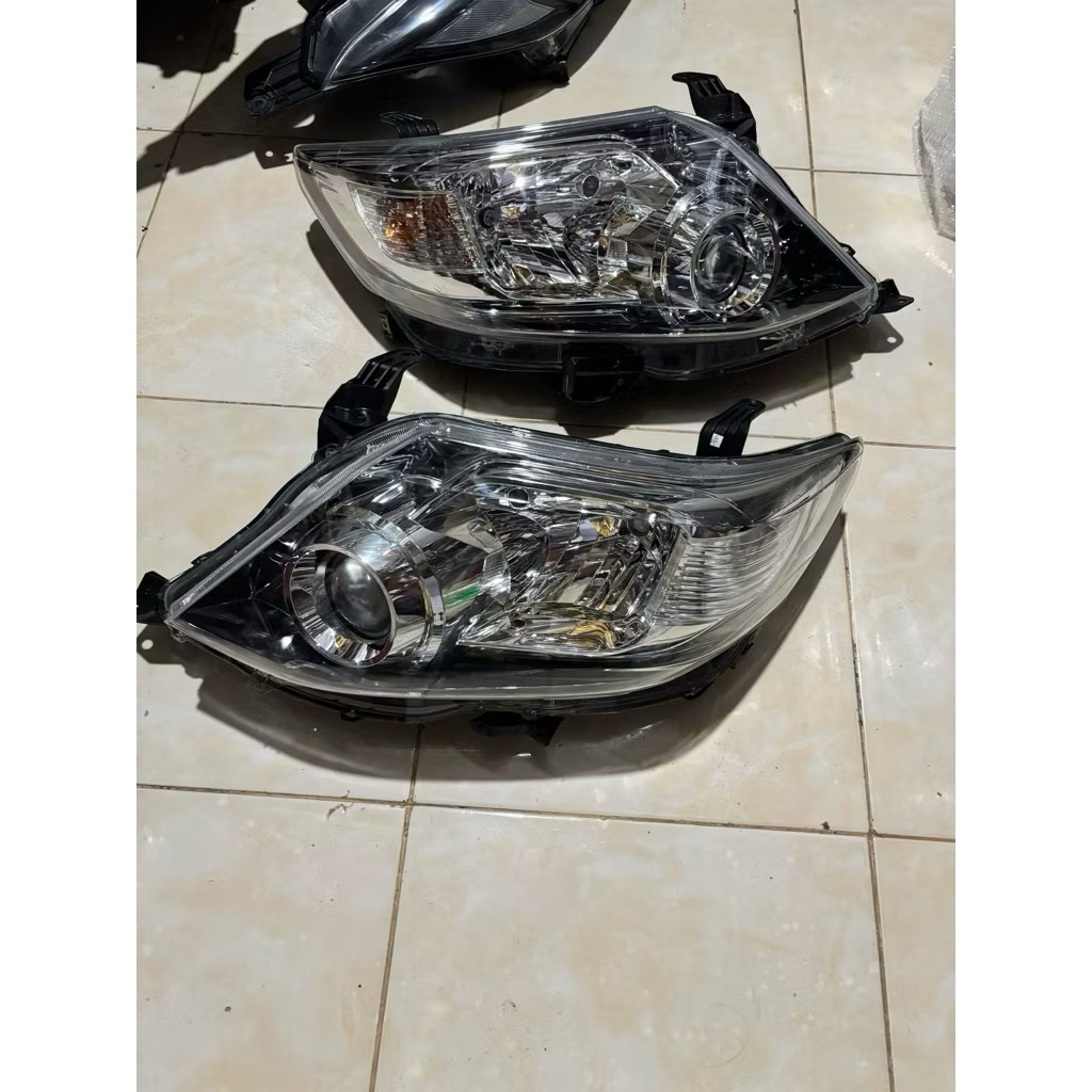 Headlamp Lampu depan mobil Grand Fortuner 2012 2013 2014