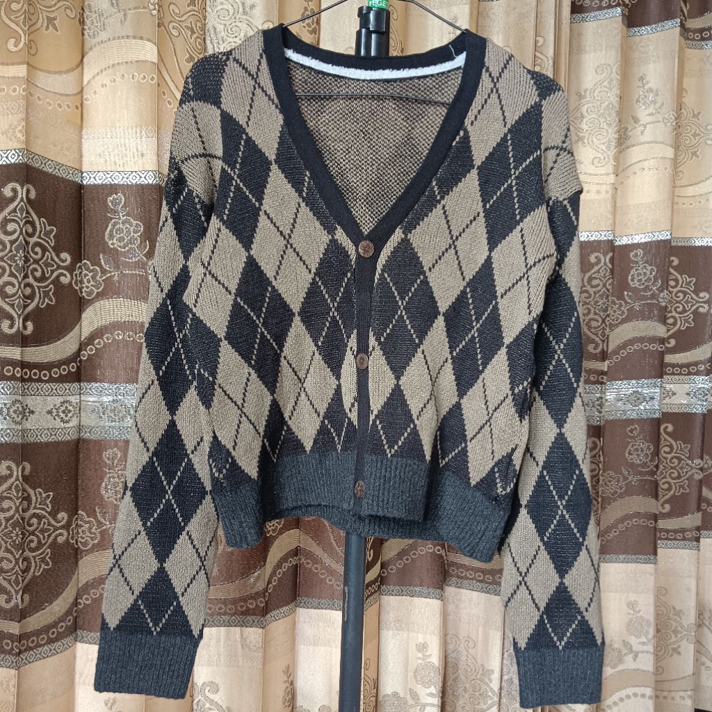 PL Cardigan Motif Ketupat Vneck