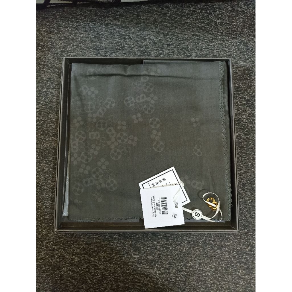 Buttonscarves Monogram new bukan preloved