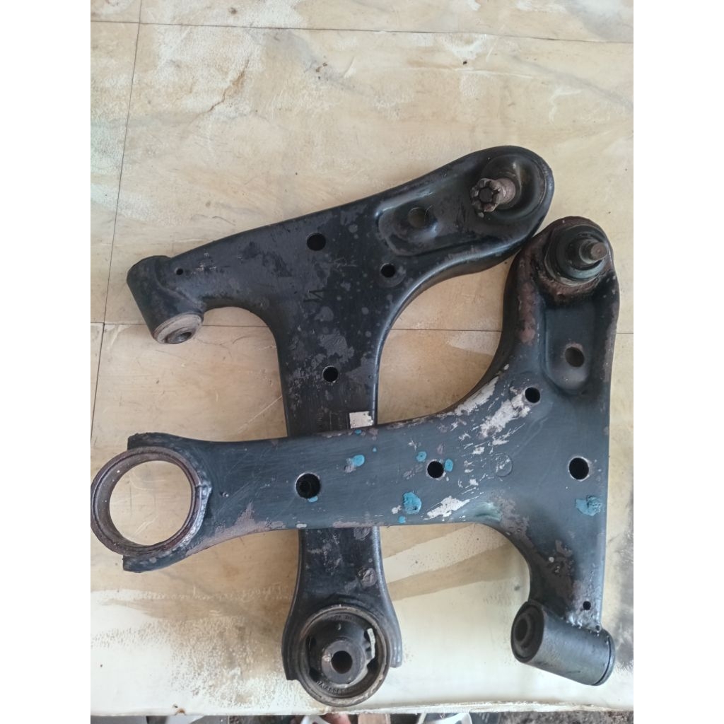 LOWER ARM/ SAYAPAN GRANDMAX