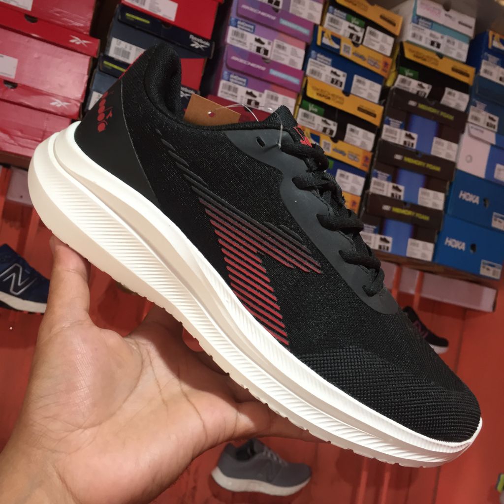 Sepatu Pria Diadora KAZAM Hitam Original Resmi MAP