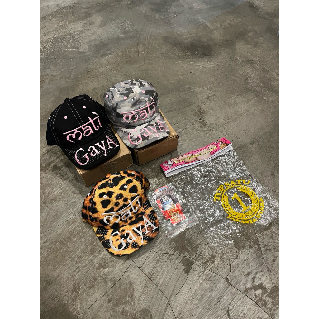 Topi mati gaya x zodiac by azer