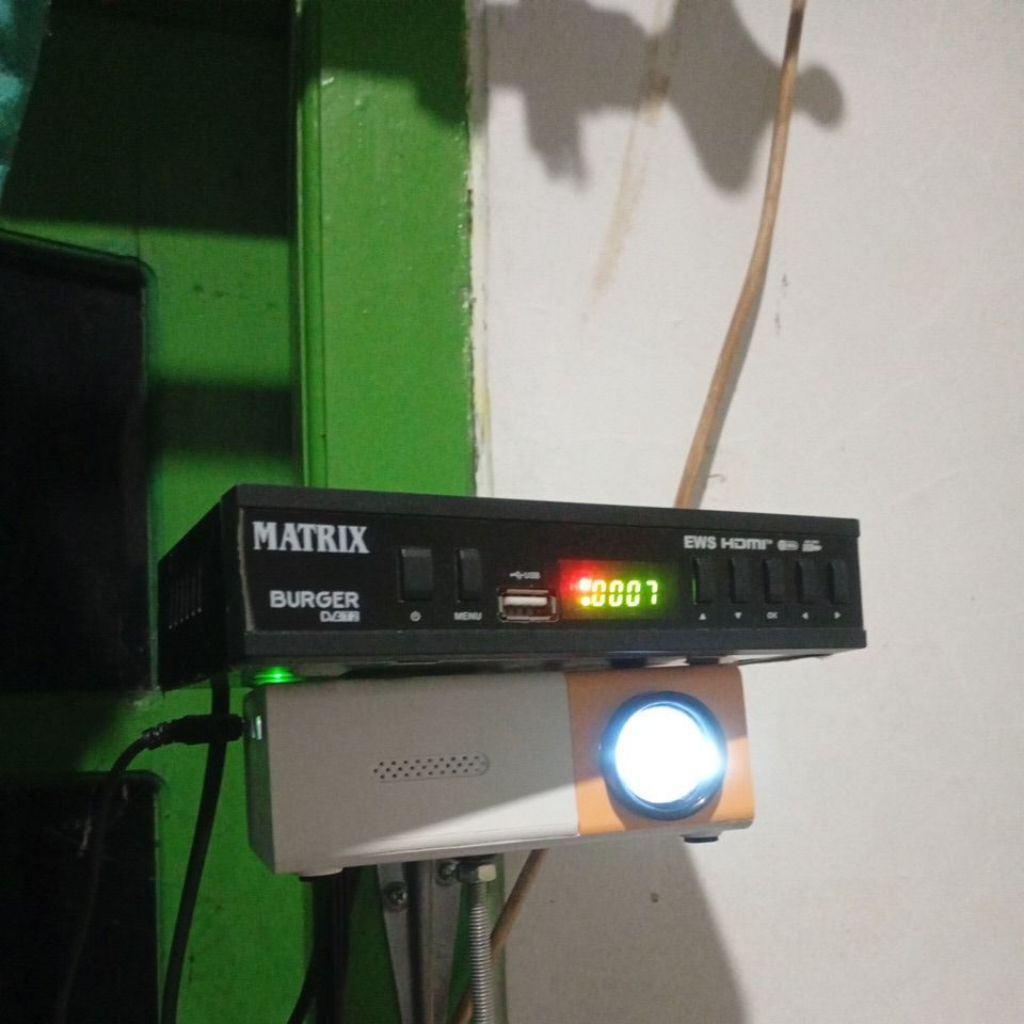 PROYEKTOR MINI Dan STB MATRIX BEKAS MURAH