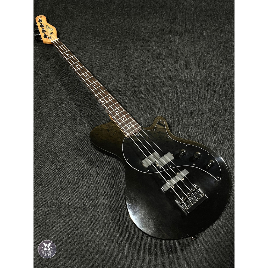 GODIN SD4 4-STRING ACTIVE BASS MADE IN CANADA