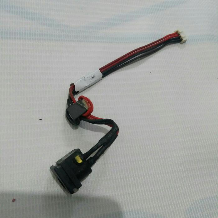 SOKET CAS CHARGER DC LAPTOP TOSHIBA SATELLITE C600 NORMAL