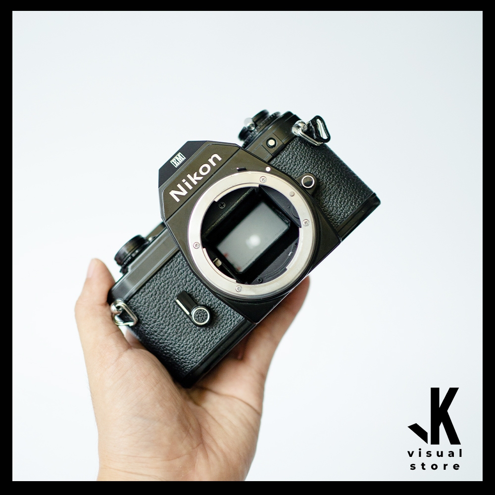 Nikon EM - Kamera SLR Analog