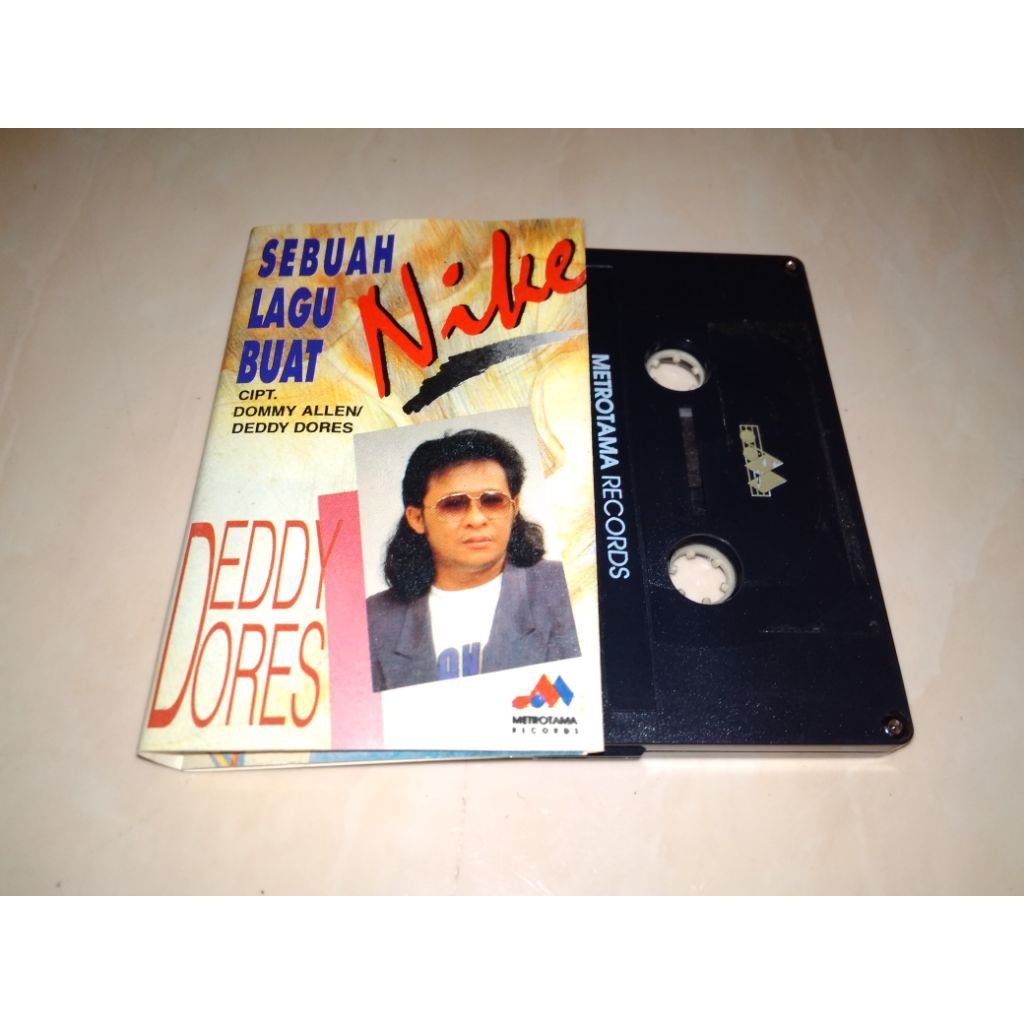 KASET SEBUAH LAGU BUAT NIKE DEDDY DORES NIKE ARDILLA