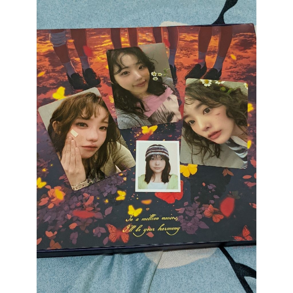 Photo Card, ID Photo & Stiker Magenta Hina Siyeon Merch Album Official QWER In a million noises, I'l