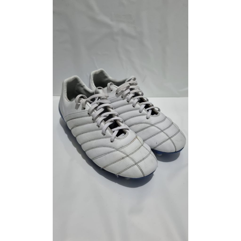 Sepatu Bola Upper Full Leather