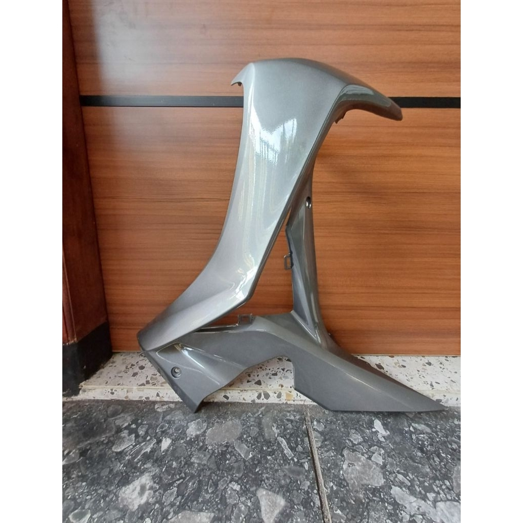 Cover Sayap Kiri Supra X 125 Helm In Grey