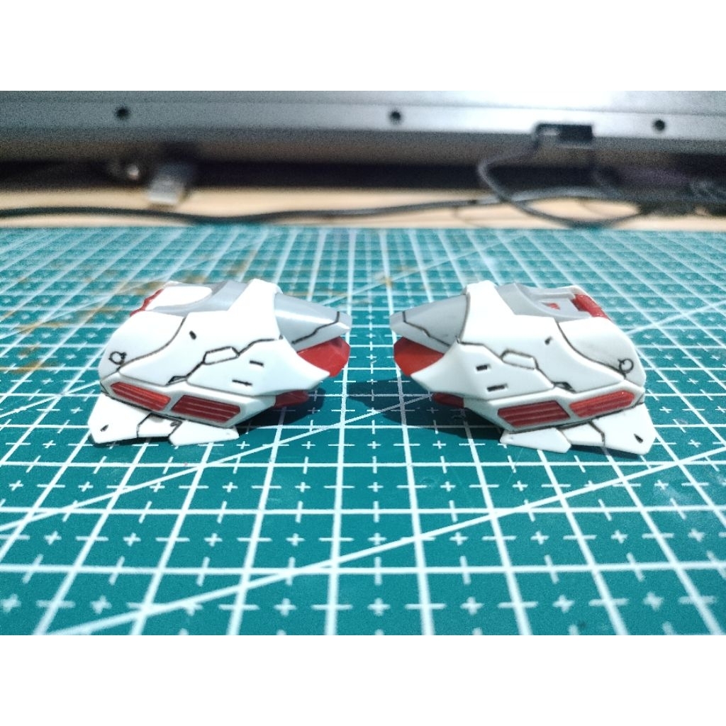 MG 1/100 Astray Red Frame Mars Jacket Gundam Parts Shoulder Armor Daban Gundam Junk