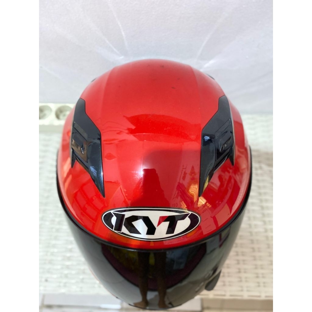 HELM BEKAS KYT R10