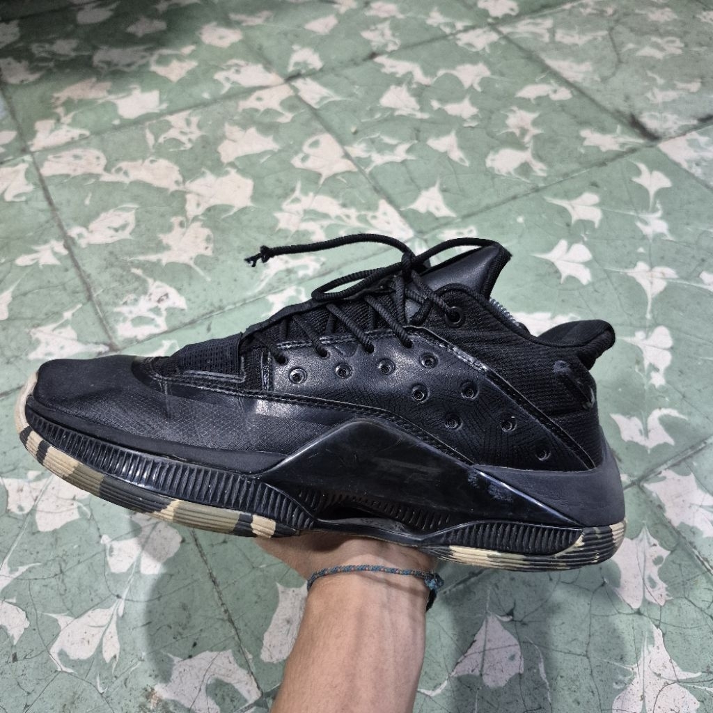 Sepatu Xtep Levitation Black Grey" Pria(43)