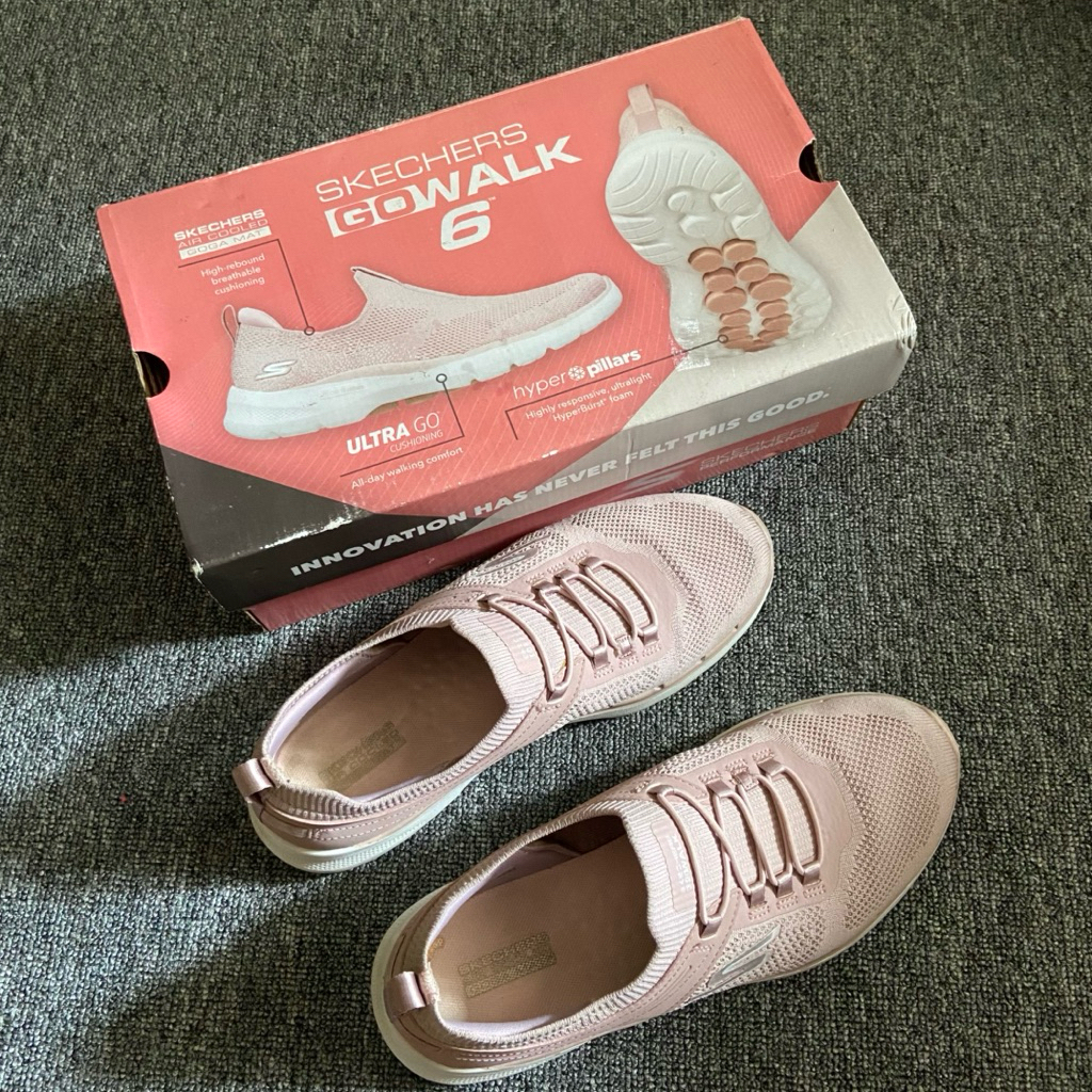 Sepatu Skechers Sneakers Wanita Warna Pink Size 38,5