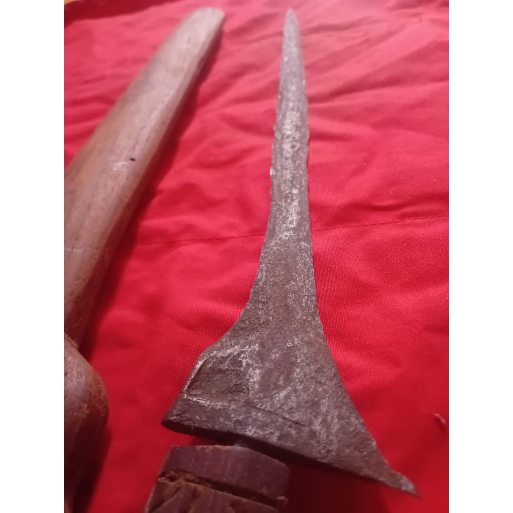 keris patrem gonjo iras