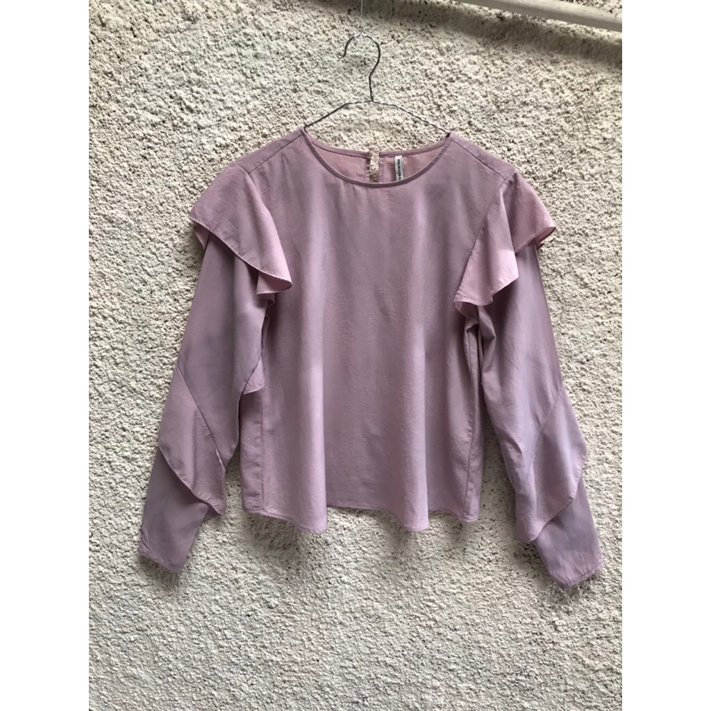 Stradivarius ruffle