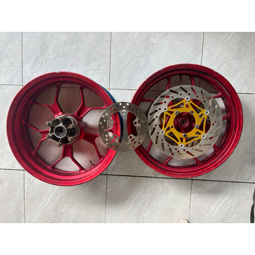 velg Vrossi tapak lebar vixion new nvl r15 v2  ukuran 4.5 dan 3.0