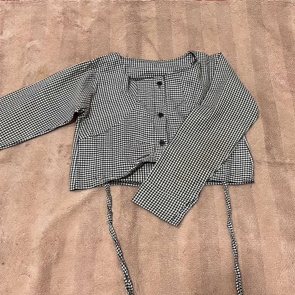 Baju pakaian wanita atasan blouse kemeja crop hitam putih kotak-kotak