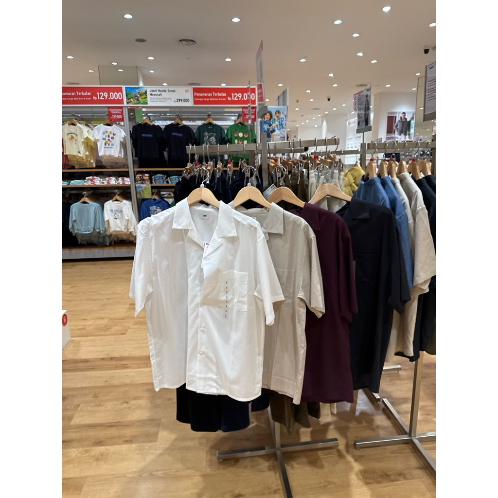 Uniqlo Kemeja Katun Modal Kerah Terbuka Cowok Sale