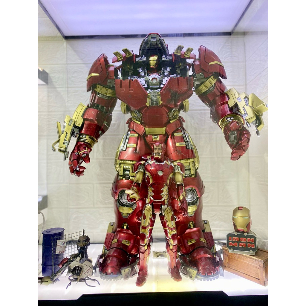 hot toys hulkbuster reguler