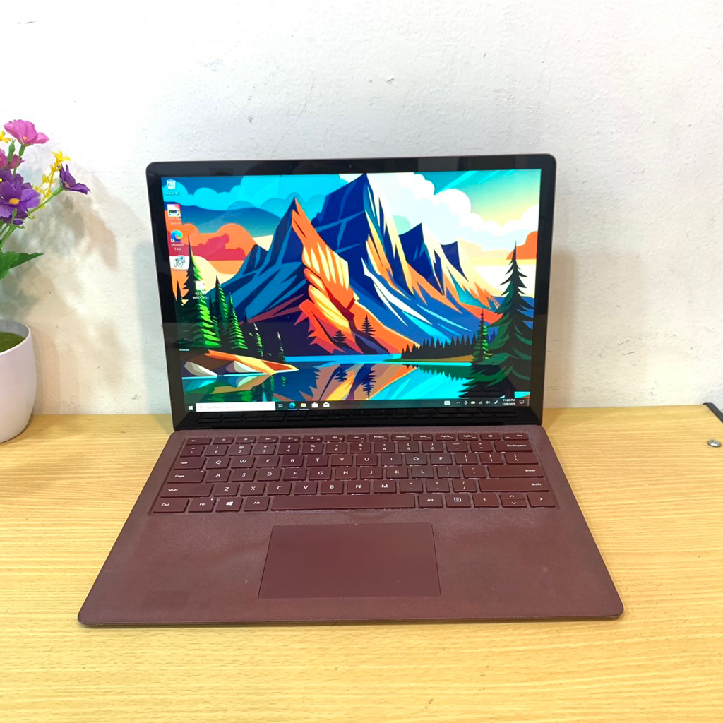 [Red color] Laptop surface laptop core i7 gen 7 || RAM 16gb SSD 512gb + Touchscreen