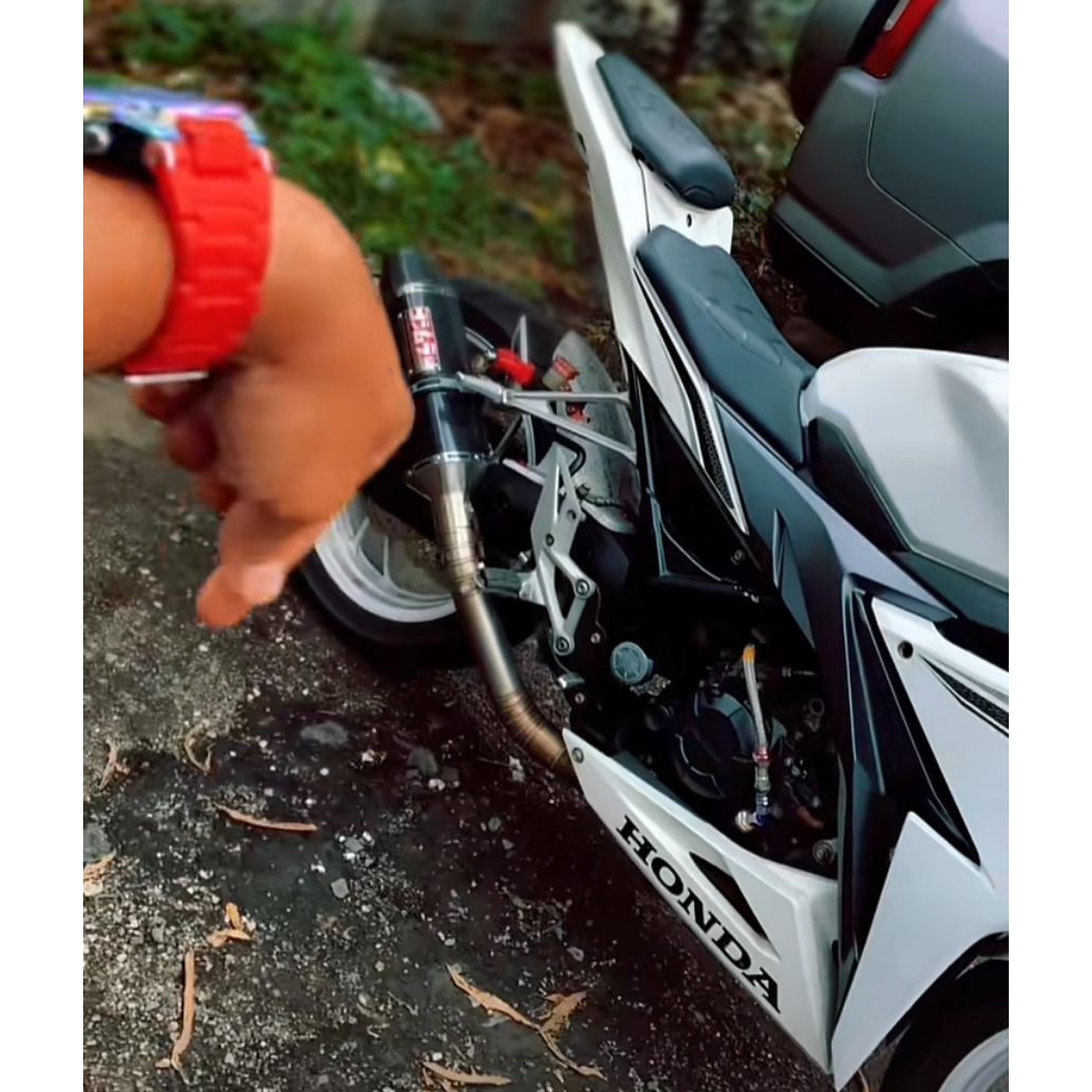 Knalpot Racing Yoshimura USA Karbon fullsystem Cbr150r  facelift Cbr150r  new eksoz