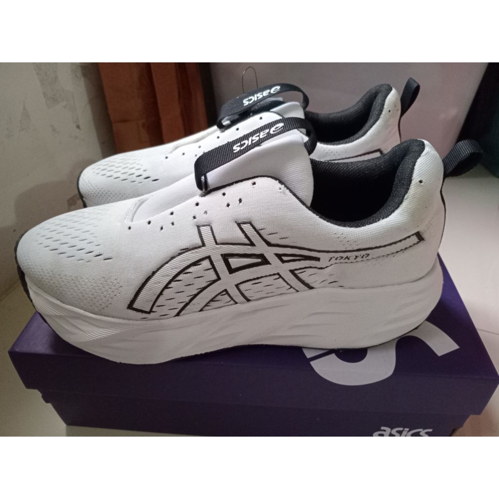 Sepatu Running Asics Tokyo Black White