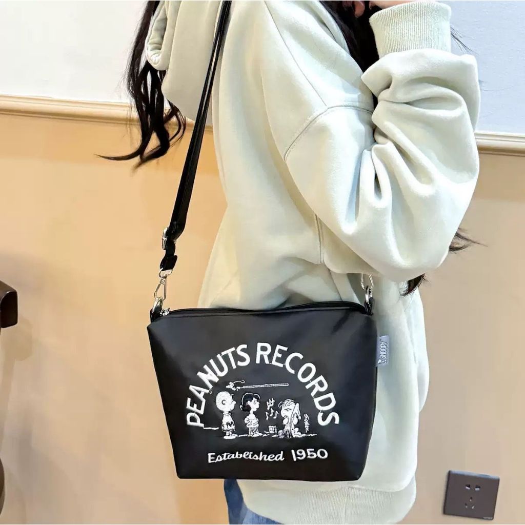 Tas Bahu Snoopy Peanuts Leather Tas Selempang  Santai Viral Korea Jepang Casual Tas Jinjing Size M Z