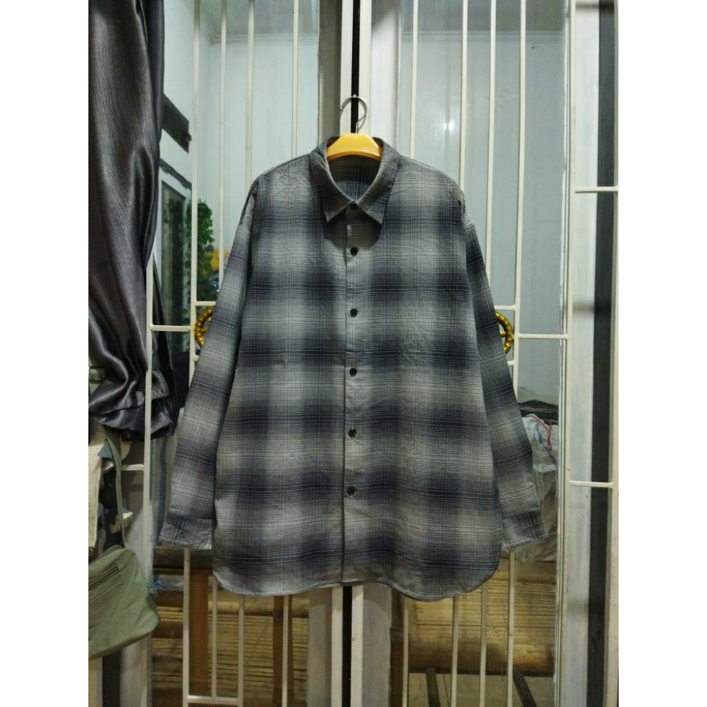 kemeja gu Uniqlo gradasi veterano jumbo 4XL pria murah terlaris