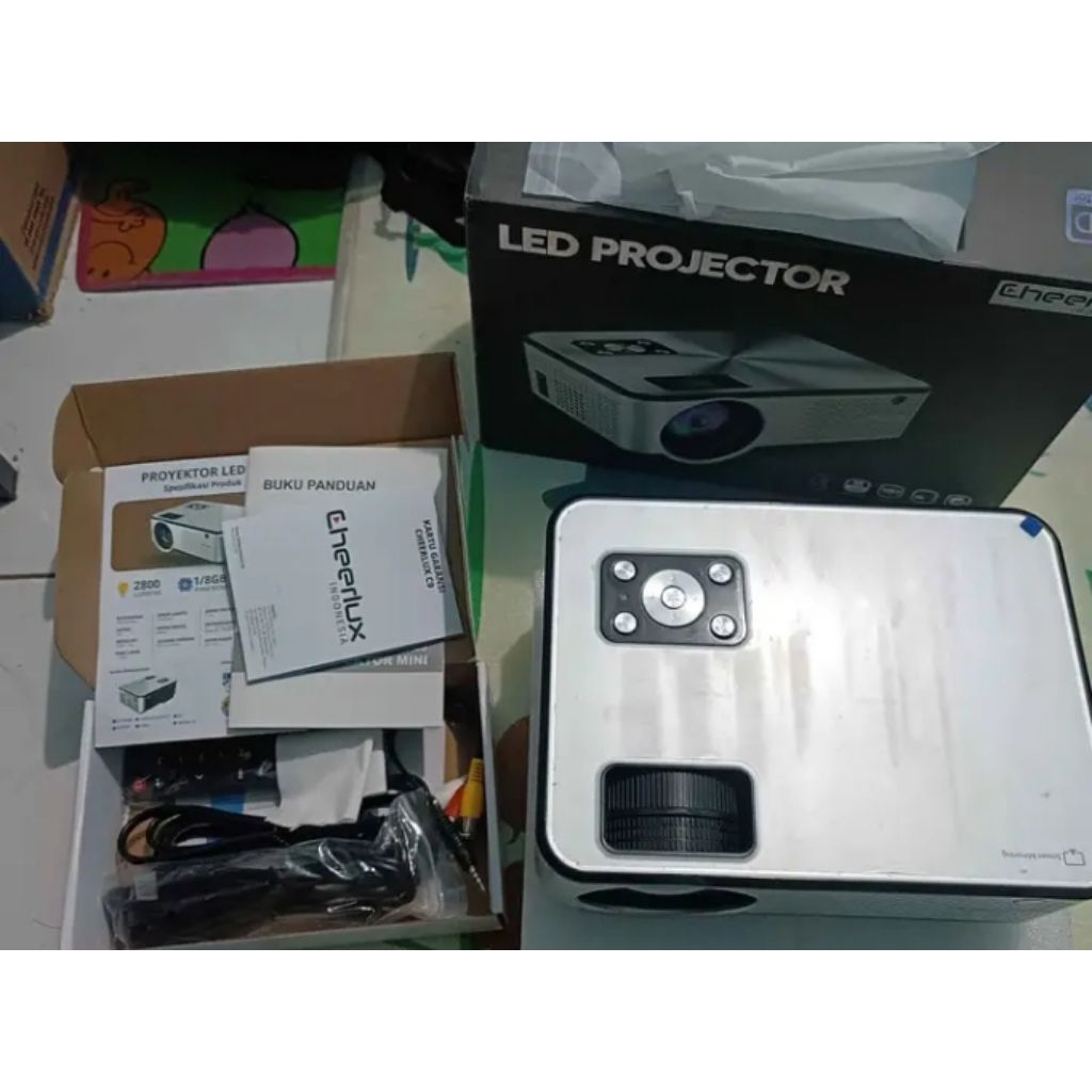 Proyektor cherlux C9 second