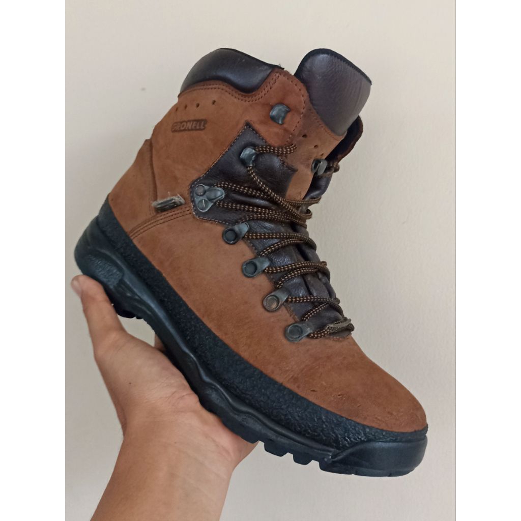 GRONELL Hikers Boots Vintage Italy Waterproof Vibram