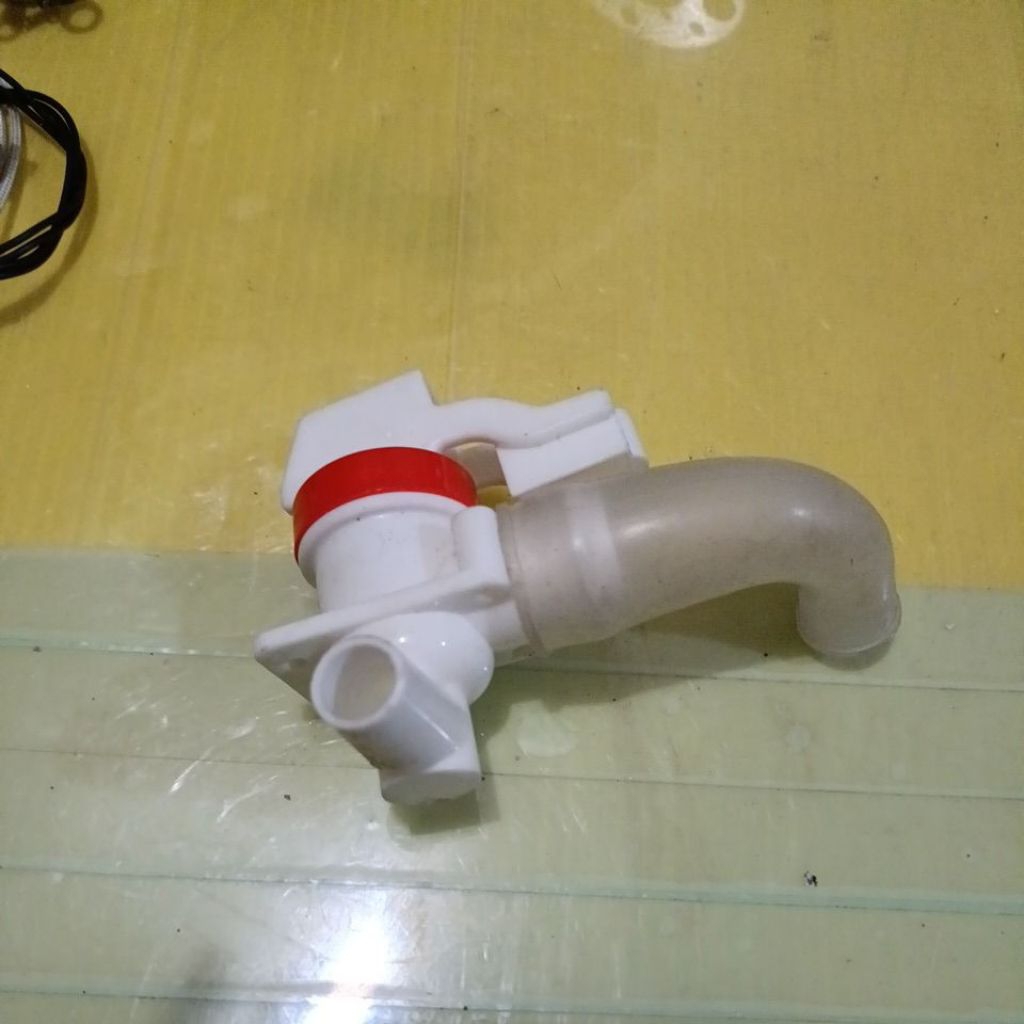 kran dispenser Miyako galon bawah air panas