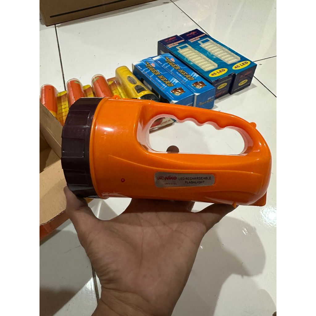 Senter Besar LED  Baterai Bisa Di CAS