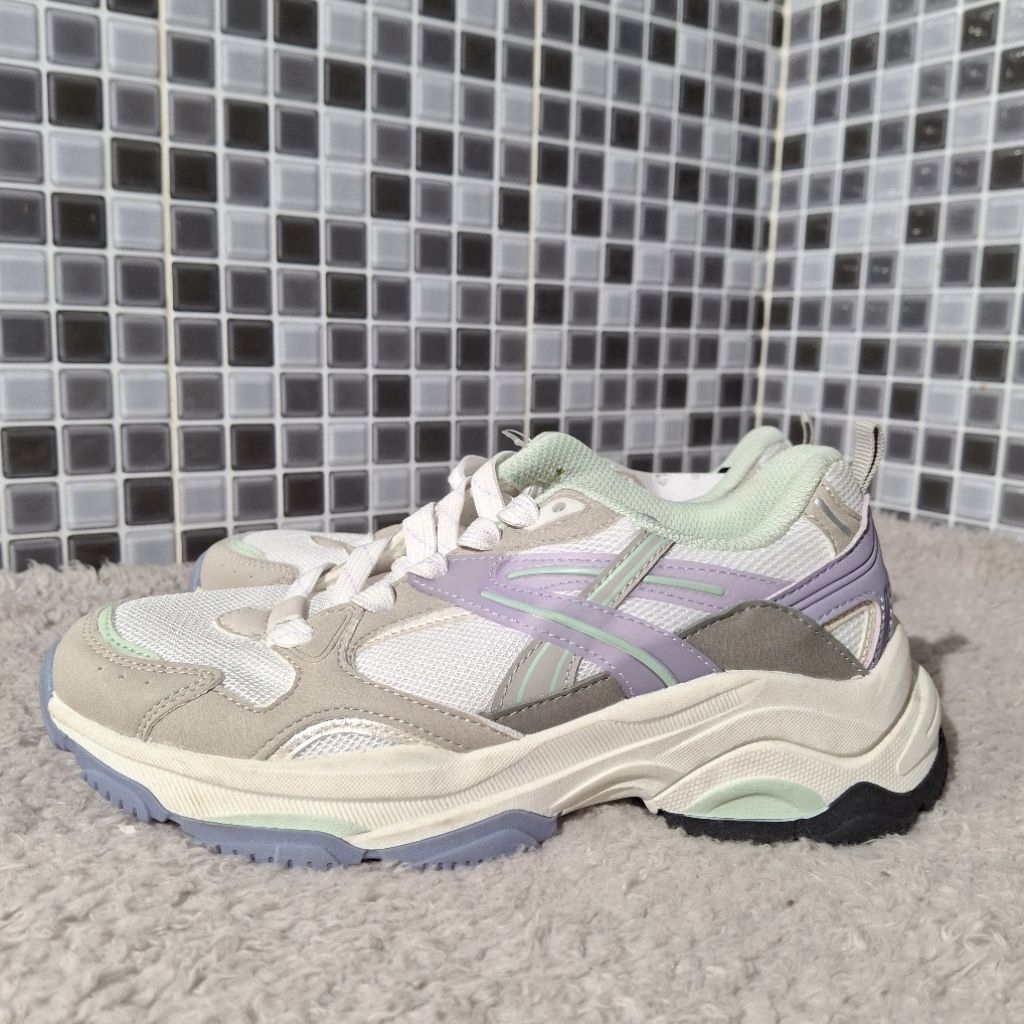 STRADIVARIUS SEPATU SNEAKERS CHUNKY BARU ASLI ORIGINAL
