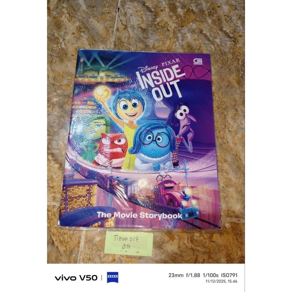 Buku Disney Pixar Inside out - The Movie storybook