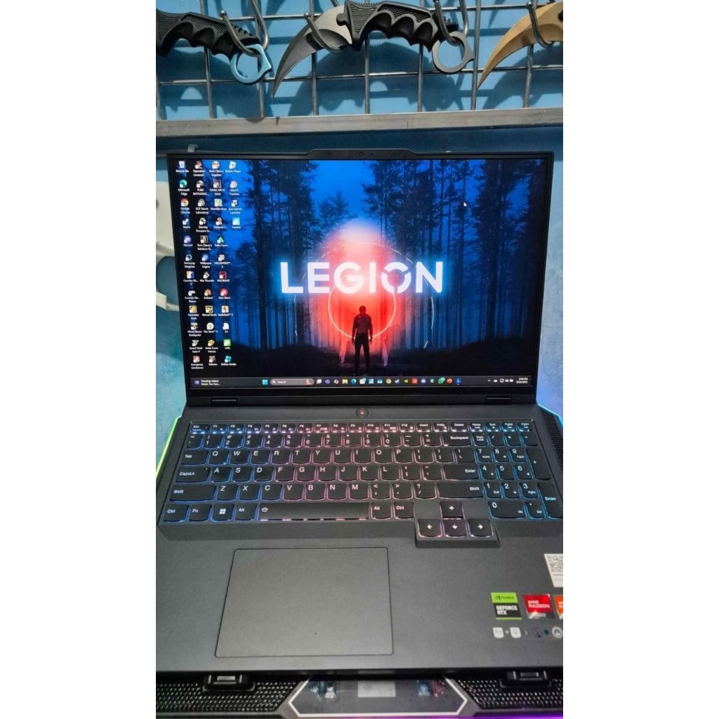 lenovo legion 5 pro amd Ryzen 7 7745hx rtx 4070 RAM 32gb ssd 1tb