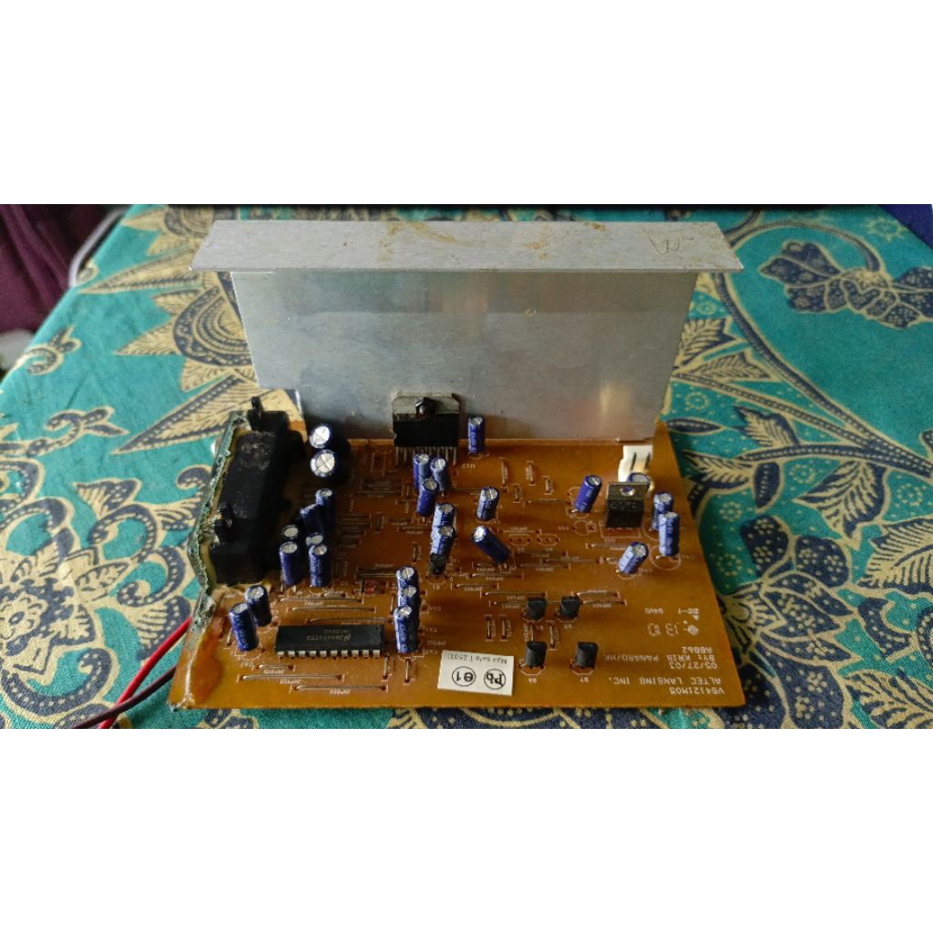 Mesin Amplifier Altec Lansing VS4121