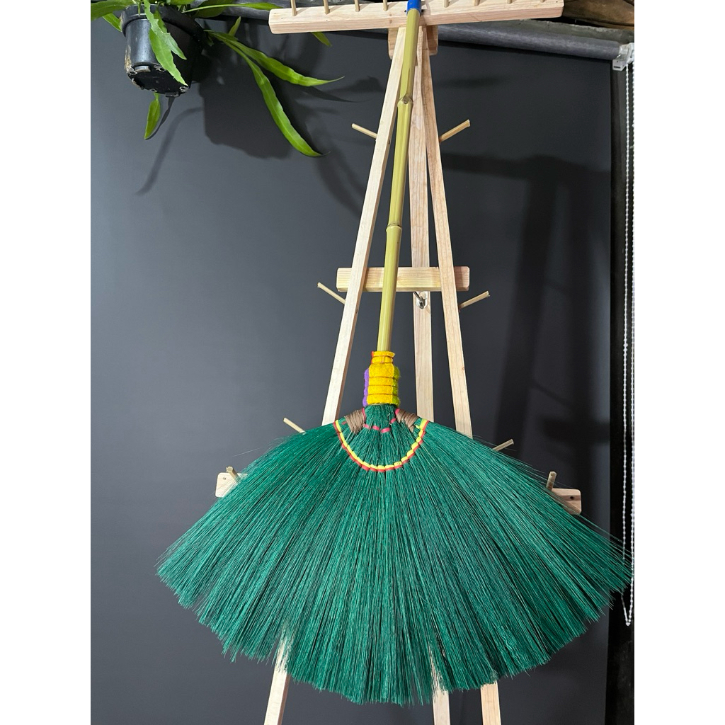 sapu lantai jenis (karpet warna hijau)