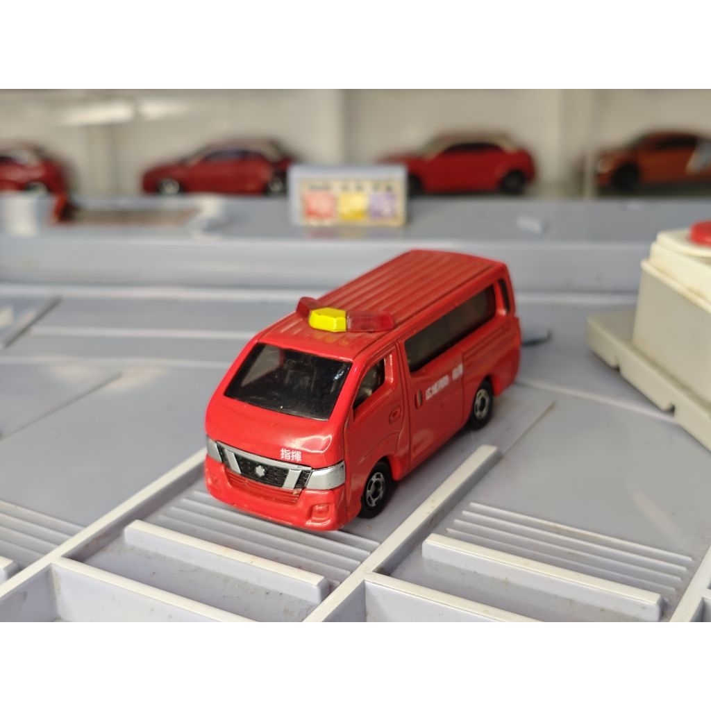 Tomica Nissan NV350 Caravan