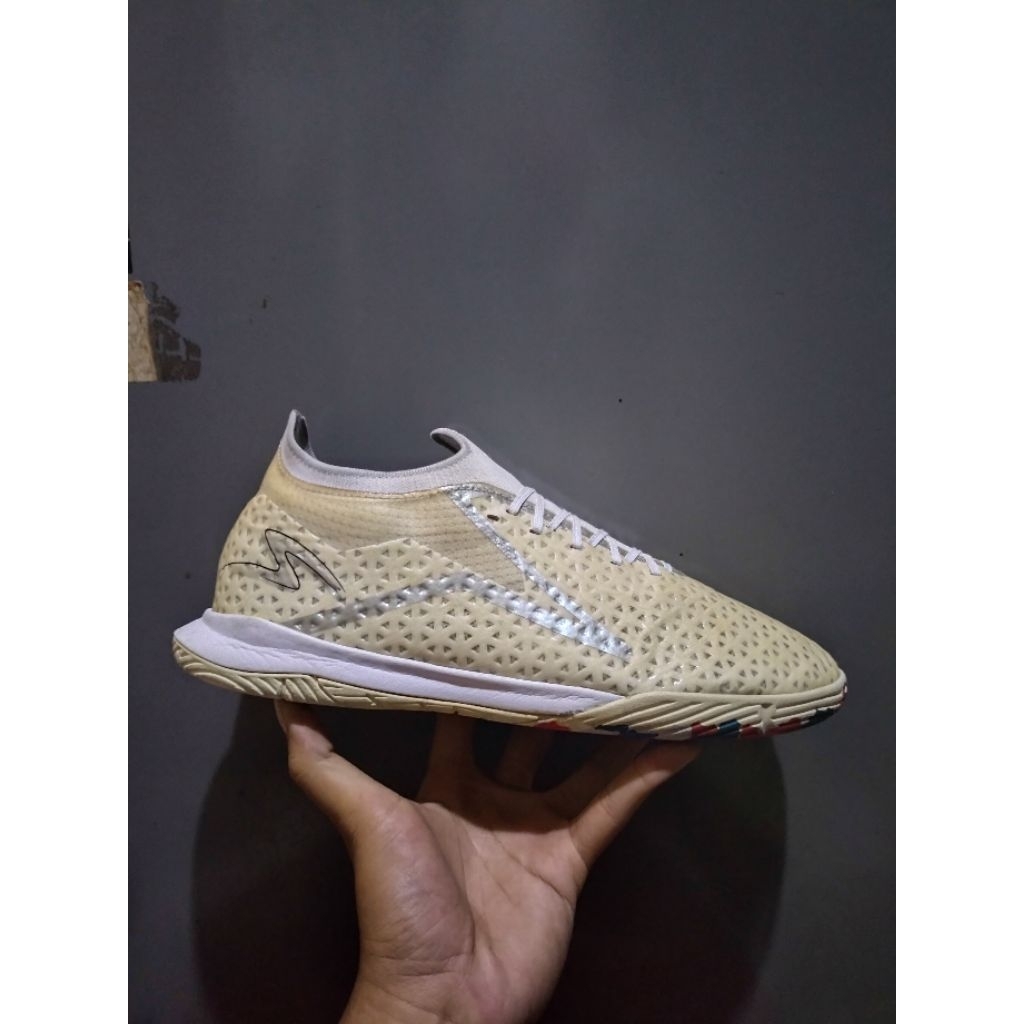 Specs Accelerator Illuzion 3 Elite IN 43