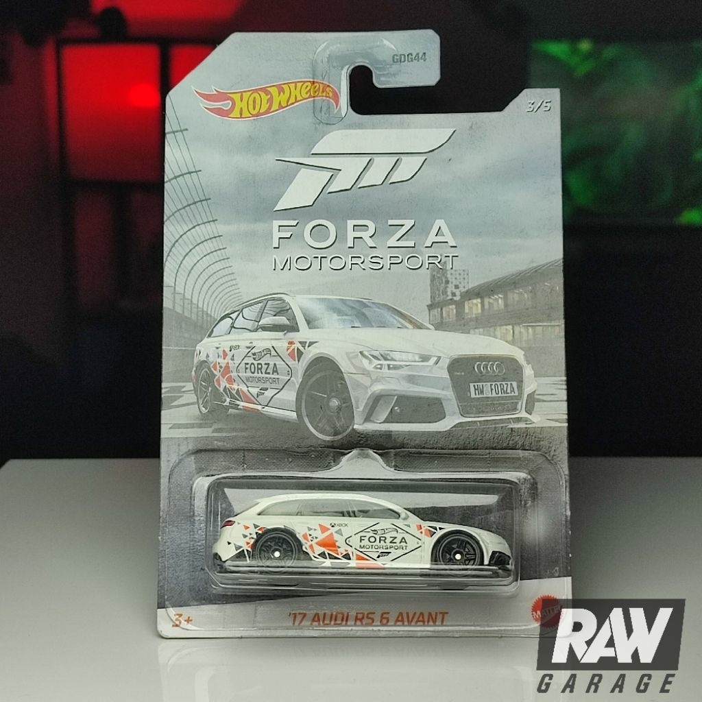 Hot Wheels 17 Audi RS 6 Avant Forza Horizon Motorsport Putih White Tampo