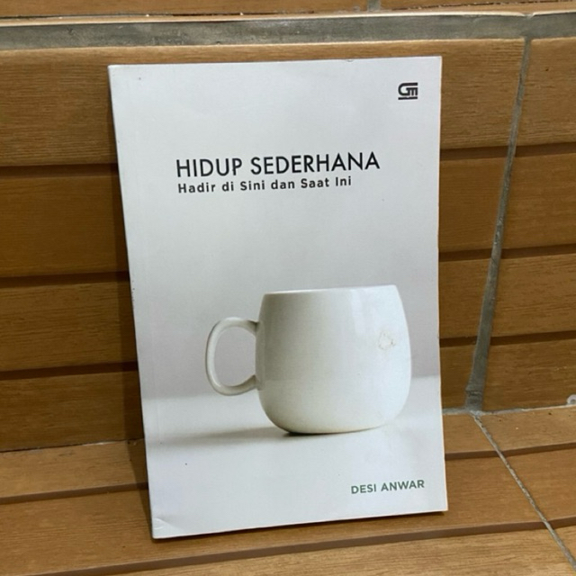 [PRELOVED ORI] HIDUP SEDERHANA - DESI ANWAR