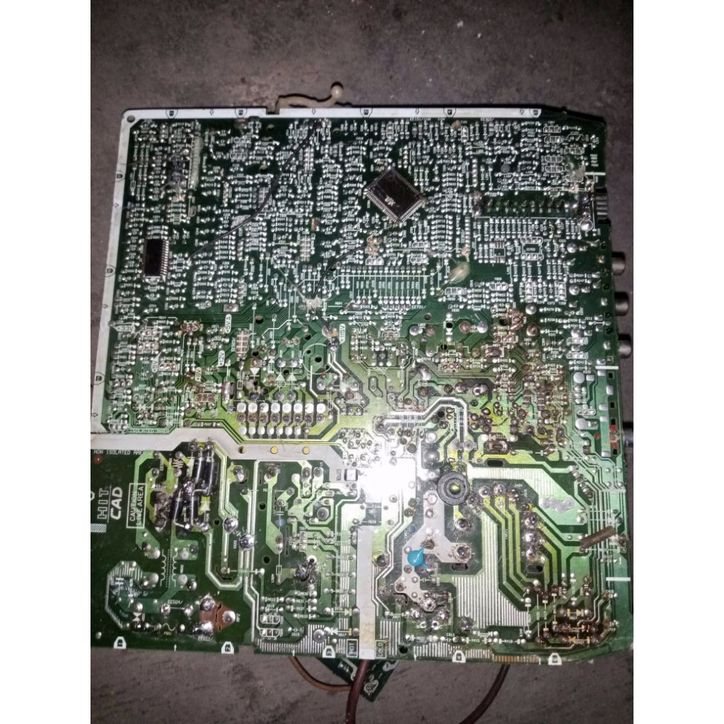 mesin tv Polytron model seperti di foto slim 21 (bekas mati)